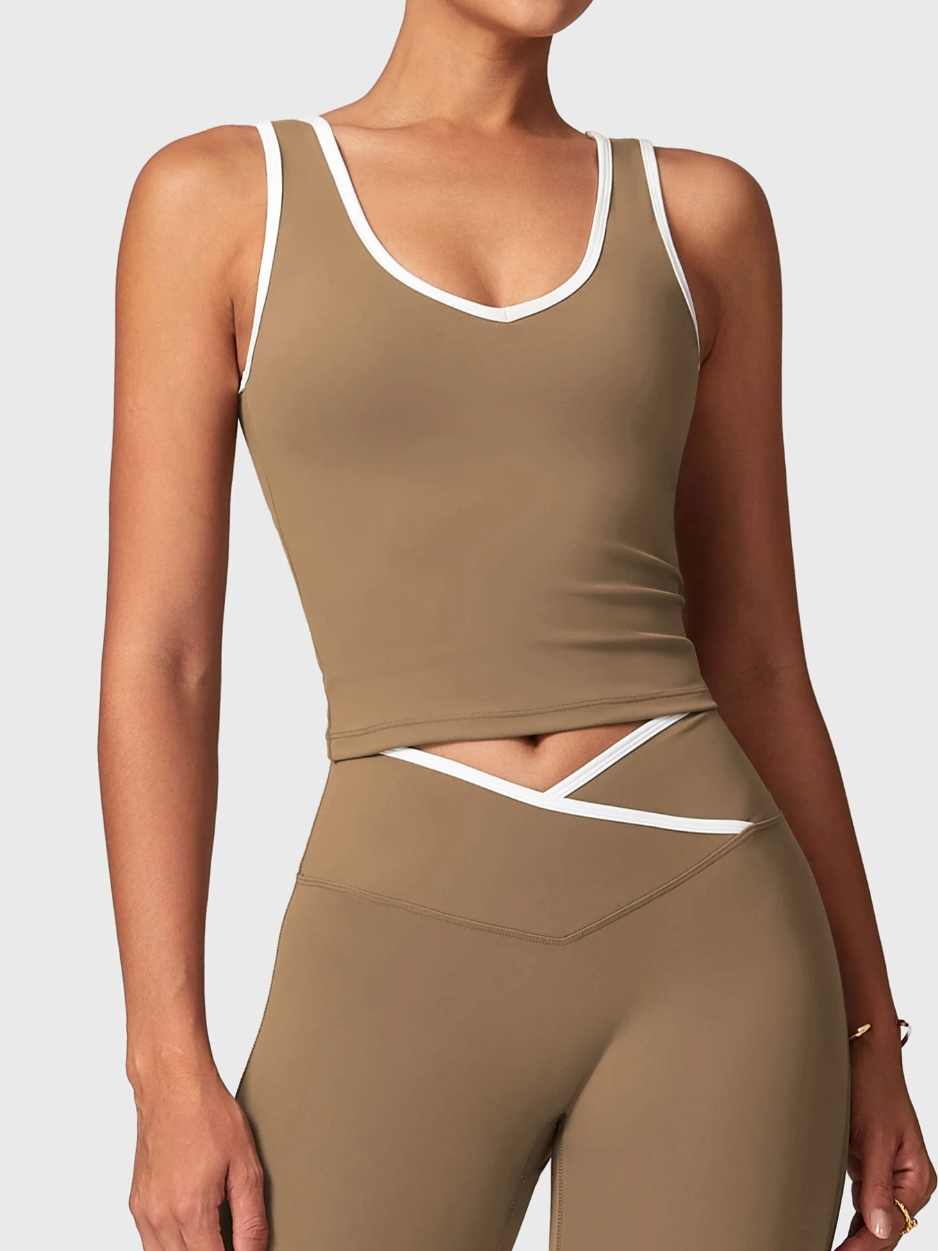 Yeoreo Alberta Contrast Trim Tank - Image 13