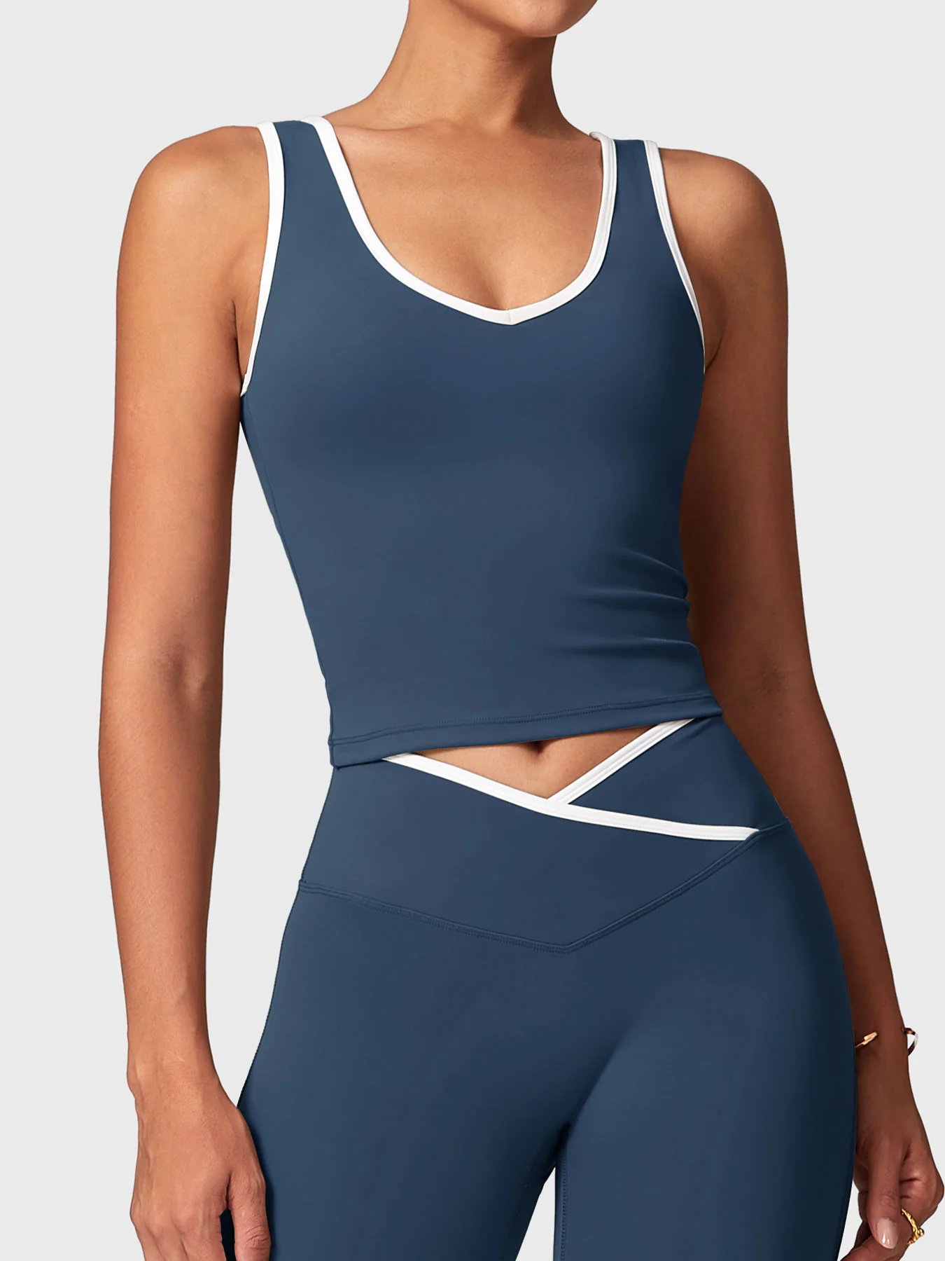 Yeoreo Alberta Contrast Trim Tank - Image 25