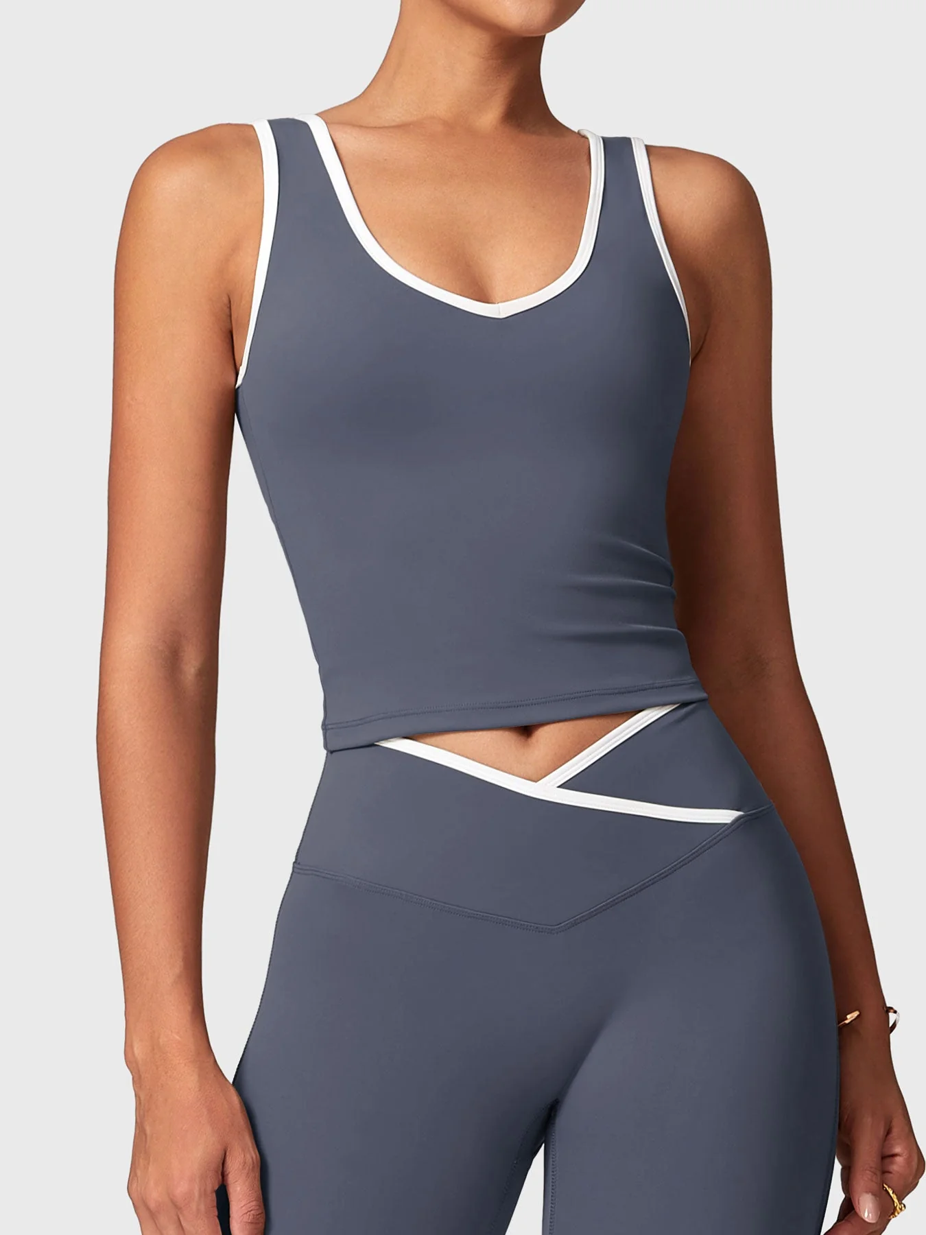 Yeoreo Alberta Contrast Trim Tank - Image 9