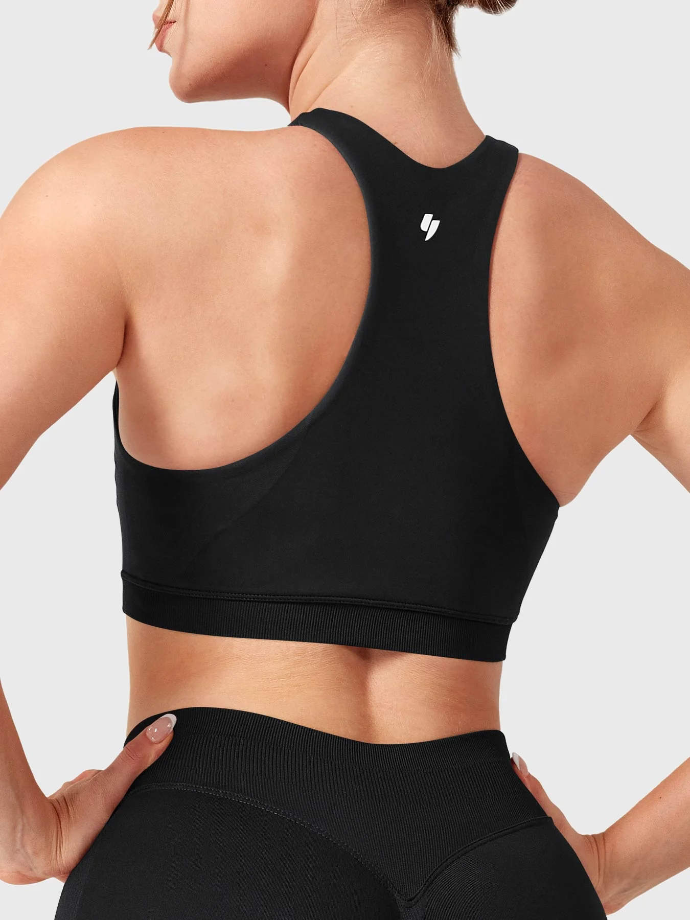 Yeoreo Dafnien Racerback Seamless Sports Bra - Image 17