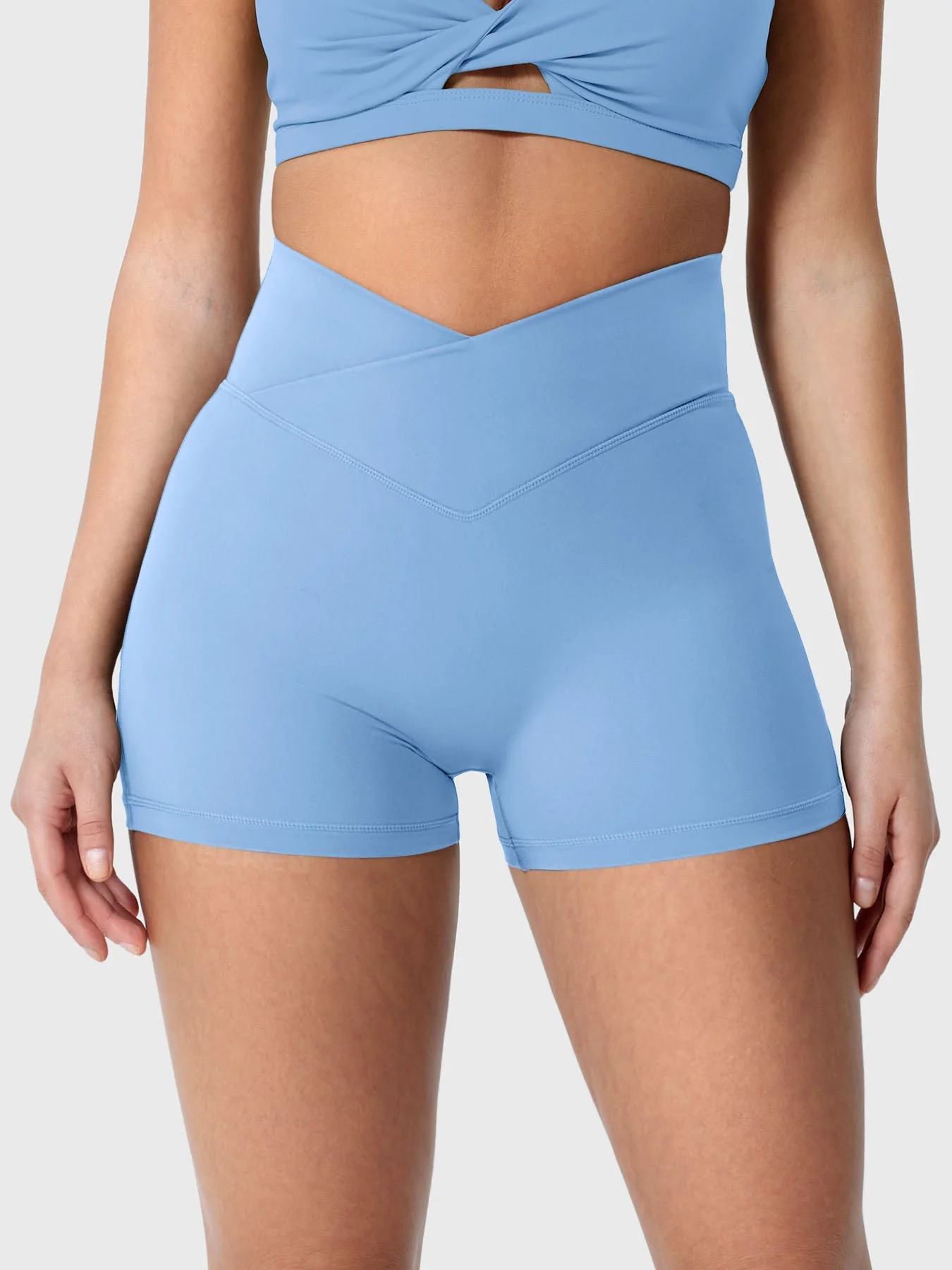 Yeoreo Charm CoreFlex™ V-Waistband 3.6" Shorts - Image 2