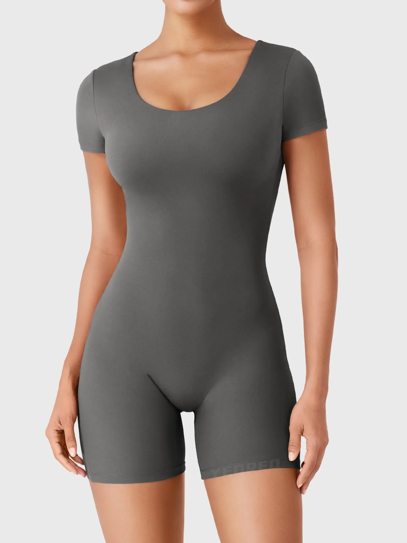 Yeoreo Xylia Open Back Romper - Image 12
